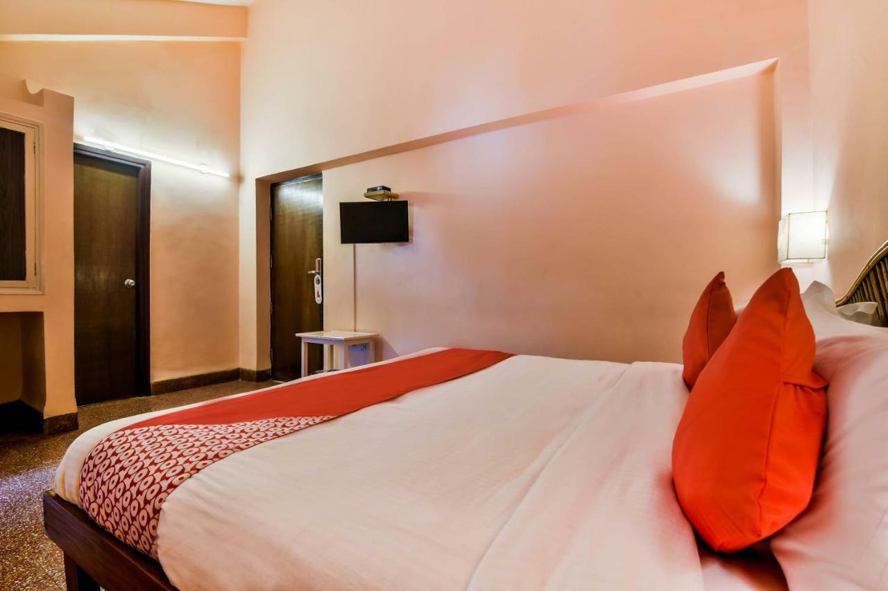 Oyo 807 Hotel Gopika International Goa Exterior photo