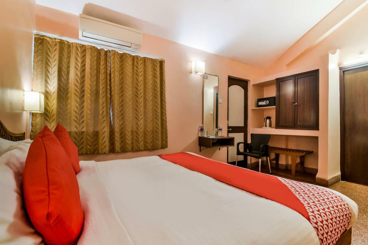 Oyo 807 Hotel Gopika International Goa Exterior photo